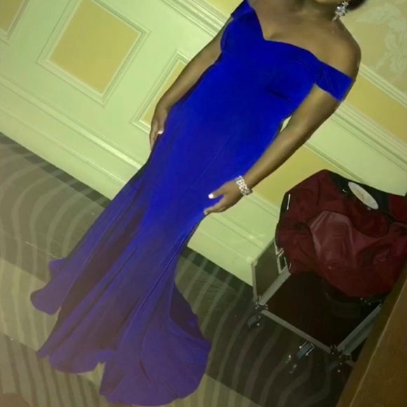 Blue Gown - Picture 1 of 2
